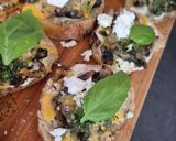 Une image de l'étape 3 de Bruschettas forestières gratinées et feta 😀.