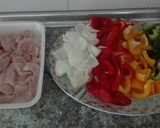 Foto del paso 2 de la receta: Salteado de pimientos con pollo y salsa de soja