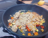 Foto del paso 3 de la receta: Ensalada templada de lentejas, canónigos, calabacín y pimiento