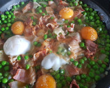 Foto del paso 3 de la receta: Guisantes con huevo y bacon