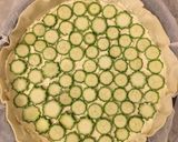 Foto del passaggio 4 della ricetta Torta salata alle zucchine