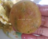 Foto langkah ke 6 dari resep Perkedel Kentang Kornet.