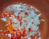 Foto del paso 2 de la receta: Cazuela de lomo, habas y aromáticas de la quinta. (Ragú)