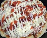 Foto langkah ke 4 dari resep Pizza teflon ekonomis. (No telur).