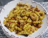 Foto del paso 3 de la receta: Tirabuzones con pollo y algo más