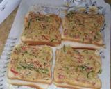 A picture of step 12 of Schezwan mayo sendwitch.