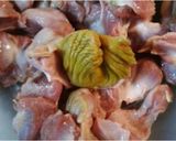 A picture of step 2 of Fried chicken gizzards.