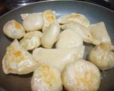 A picture of step 4 of Masala Fried Momos.