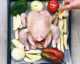 Foto del paso 1 de la receta: Pollo asado al horno dorado crujiente al limón