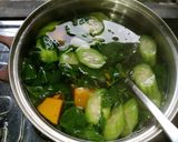 Foto langkah ke 4 dari resep Sayur Bening Labu dan Gambas.