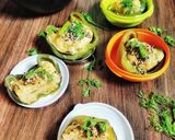 A picture of step 6 of Dhokla shimla mirch.