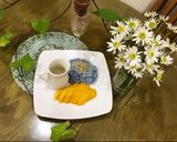 Hình bước làm 4 của món Xôi xoài hoa đậu biếc