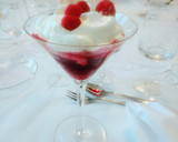 Foto del paso 4 de la receta: Espuma de yogur con coulis de frutos rojos