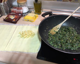 Foto del paso 3 de la receta: Hojaldre de espinacas con queso