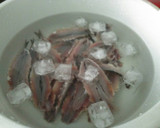 Foto del paso 1 de la receta: Anchoas al ajillo o boquerones en vinagre