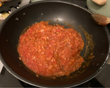 Foto del paso 3 de la receta: Akoho sy voanio (Pollo en leche de coco)