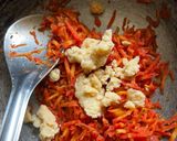 A picture of step 2 of Black carrots and walnuts halwa.