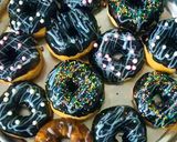 صورة لخطوة 3 من وصفة دونات سهل ولذيذ 😋🍩