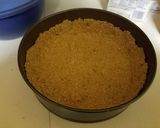 A picture of step 4 of Peach cheesecake.
