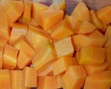 Hình bước làm 2 của món Gà Nấu Pate Xúc Xích