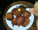 A picture of step 3 of Ripe Banana Jaggery Pakoras.