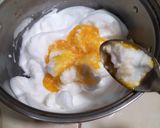 Foto langkah ke 4 dari resep Egg Souffle Omelet.