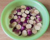 Hình bước làm 2 của món Gỏi CHÂN GÀ, CÀ PHÁO với TÔM chua