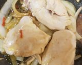 A picture of step 2 of My Garlic Chilli Chicken & Veg. 😀.