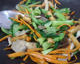 Hình bước làm 3 của món Bún gạo lứt xào chay
