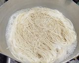 Foto langkah ke 10 dari resep Miso Ramen Topping Enoki Beef.