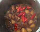 A picture of step 3 of Potato stew chicken.