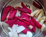 A picture of step 1 of Raw Mango & Beetroot Soup.