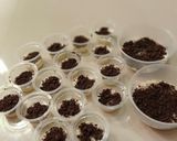 Foto langkah ke 3 dari resep Oreo cheesecake lumer.