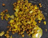 A picture of step 6 of Tawa chana fry.