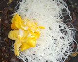 Foto langkah ke 2 dari resep Pastel Bihun Jamur Kuping.