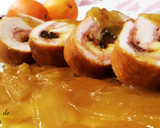 Foto del paso 3 de la receta: Pavo relleno con ciruelas y manzana glaseado con miel y naranja 