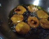 A picture of step 2 of Besan or bascrili ki pakode.
