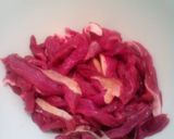 A picture of step 6 of Fried macoroni with beef.strips.