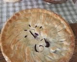 A picture of step 4 of Cherry pie.