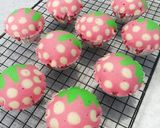 Foto langkah ke 8 dari resep Bolu Kukus Karakter (Strawberry).