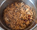 Foto del paso 5 de la receta: Pollo deshebrado con chile ancho