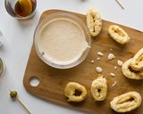 Foto del paso 3 de la receta Calamares en tempura con mayonesa de wasabi
