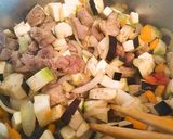 Hình bước làm 3 của món Lagman Uzbekistan
