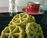 Foto langkah ke 5 dari resep Kembang goyang pandan.