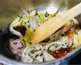 A picture of step 2 of Potol’er Khosha Bata/Parwal Peels Paste.