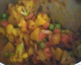 A picture of step 4 of Veg pulao.