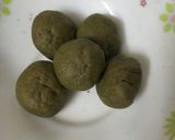 A picture of step 7 of Aloo palak paratha.