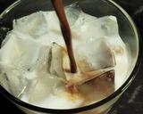 Foto langkah ke 4 dari resep Vietnamese Iced Chocolate.