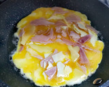 Foto del paso 4 de la receta: Tortilla con jamón y queso