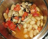 A picture of step 3 of Pasta with Beans and Mussels.